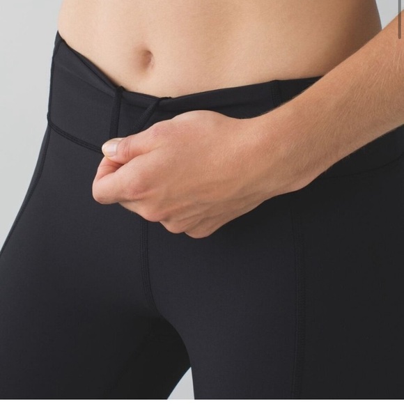 Lululemon reflective leggings size 4 - Picture 3 of 5